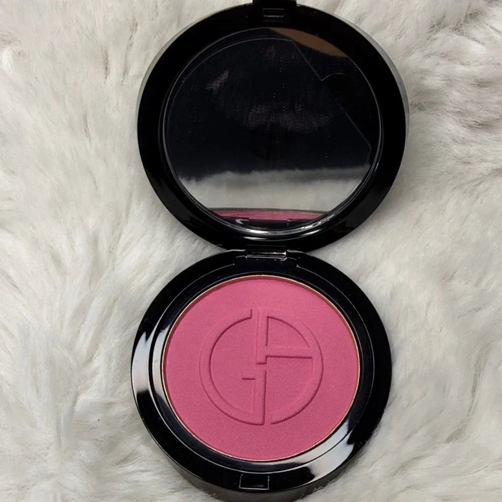 Giorgio Armani Luminous Silk Blush in Vibrant Pink